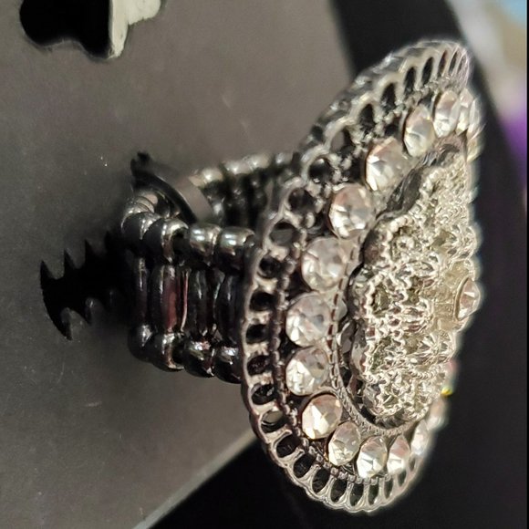 NEW Black and Silver Fancy Rhinestone Filigree Stretch Ring - Drema - Picture 3 of 6